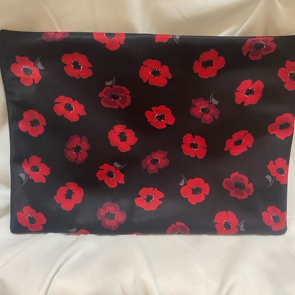 Kate Spade Poppy Make up bag - Picture 3 of 3